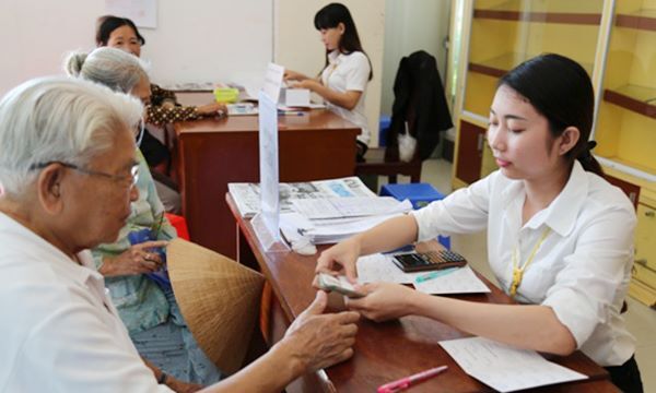 Không để xảy ra trường hợp ký thay, nhận hộ chế độ BHXH, BHTN 
