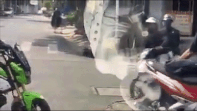 Video: 2 gã trai bịt mặt giật túi xách ở TP.HCM