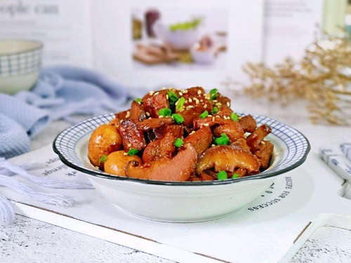 Mẹ tôi có cách kho thịt ngon