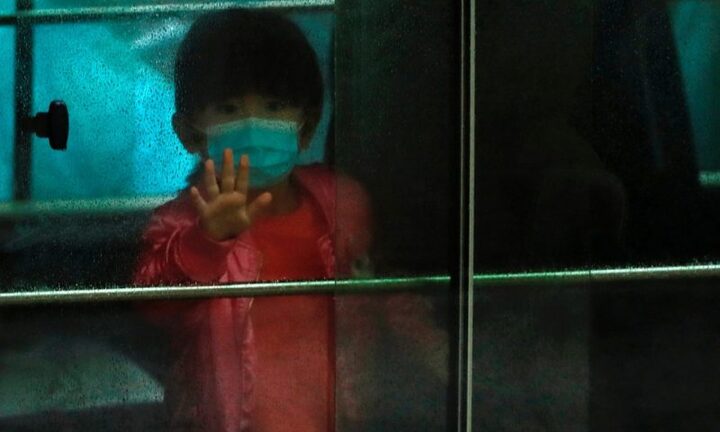 Những bức ảnh đáng chú ý về đại dịch Covid-19 đang làm xáo trộn cuộc sống trên toàn thế giới