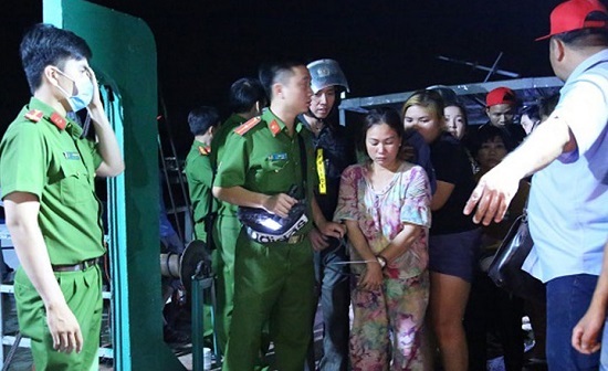 Tin tức pháp luật mới nhất ngày 16/3/2020: Hàng trăm cảnh sát đột kích sới bạc ven sông