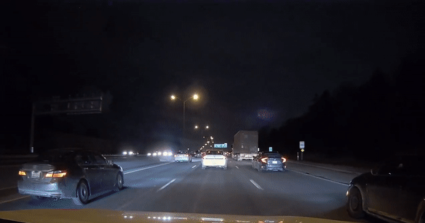 Video: Sedan suýt gặp “đại họa” vì liều lĩnh tạt đầu xe trước, va đuôi vào xe sau