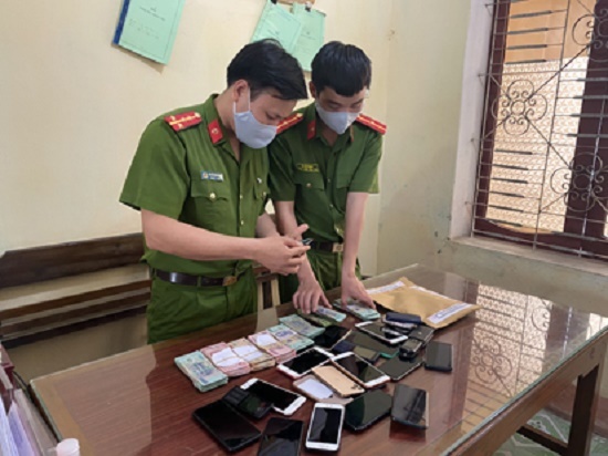 Tin tức pháp luật mới nhất ngày 10/4/2020: Triệt xóa ổ nhóm đánh bạc liên tỉnh