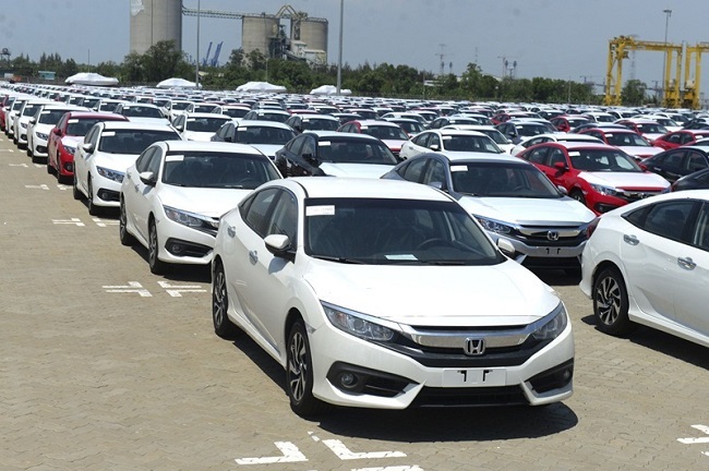 Ô tô giảm giá kịch trần đến 300 triệu đồng/chiếc nhưng chỉ số tồn kho tăng “khủng” 