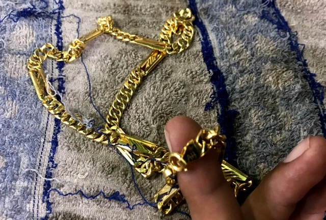 Vụ giật 2 sợi dây chuyền ở tiệm vàng Củ Chi: Nghi phạm bị chủ nợ trên mạng đòi tiền