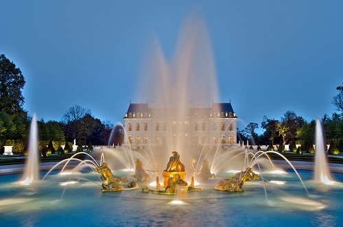 Siêu lâu đài có giá trị gần bằng CLB Newcastle của Thái tử Saudi Arabia