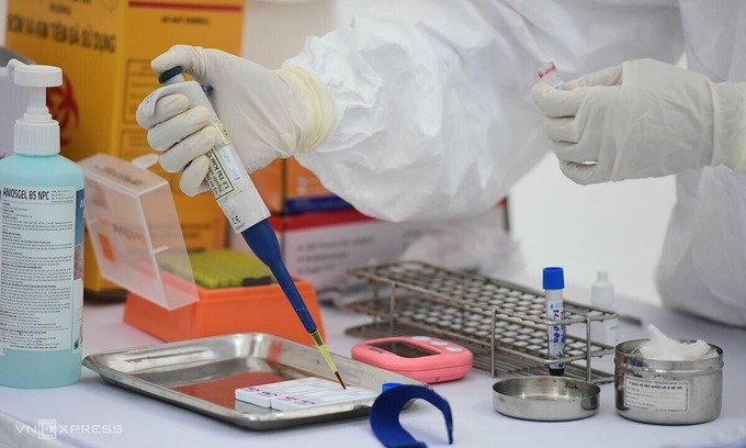 Vụ bắt Giám đốc CDC Hà Nội: Máy xét nghiệm Covid-19 bị nâng giá từ 2,3 tỷ lên 7 tỷ đồng