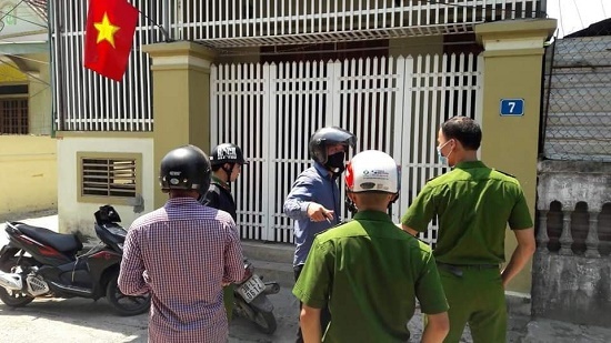 Hà Tĩnh: Điều tra vụ gã trai dùng dao đâm gục đôi vợ chồng giữa trưa rồi bỏ trốn