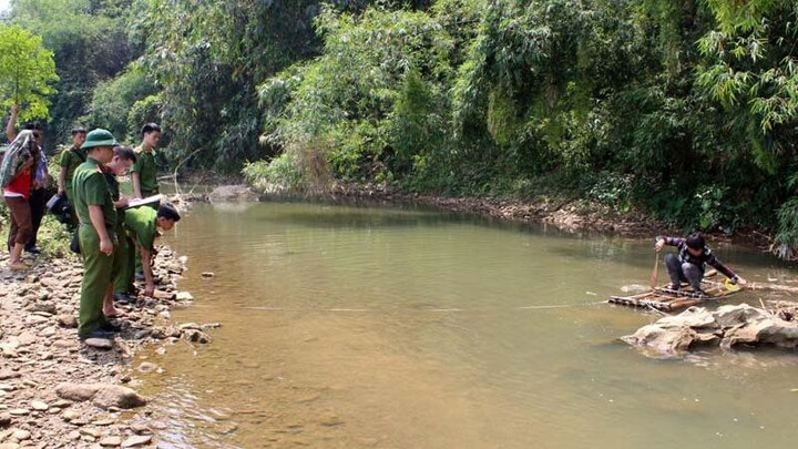 Vụ thi thể 4 mẹ con dưới suối ở Hòa Bình: Mẹ chồng thương con, thương cháu ngất nhiều lần