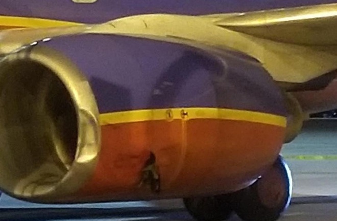 Đứng trên đường băng, người đàn ông bị máy bay Boeing 737 đâm chết