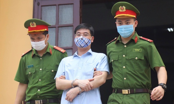 Cựu thượng tá công an một mực khẳng định không hối lộ 500 triệu để nâng điểm cho thí sinh