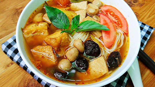 Chế biến bún Thái chay cho ngày lễ Phật đảng cùng Bình Tây Food