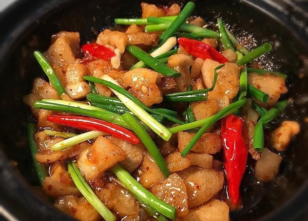 Tận dụng tóp mỡ thừa làm ngay món đơn giản mà đưa cơm