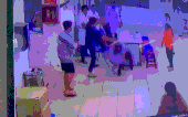 Hai cha con đánh bảo vệ, điều dưỡng đang trực cấp cứu bị khởi tố