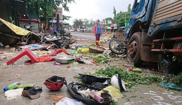 Khởi tố vụ tai nạn giao thông khiến 5 người tử vong