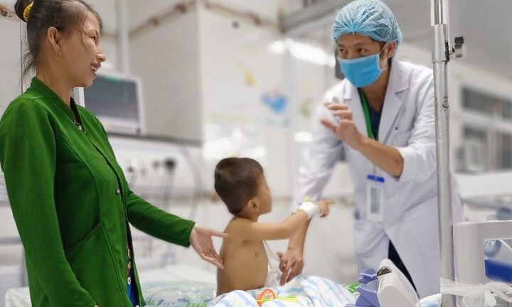 Phẫu thuật thành công cho bé trai bị đứt động mạch cánh tay