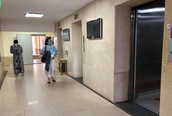 Tin tức pháp luật mới nhất ngày 21/6/2020: Thông tin mới nhất vụ bé trai bị xâm hại ở thang máy chung cư Hà Nội