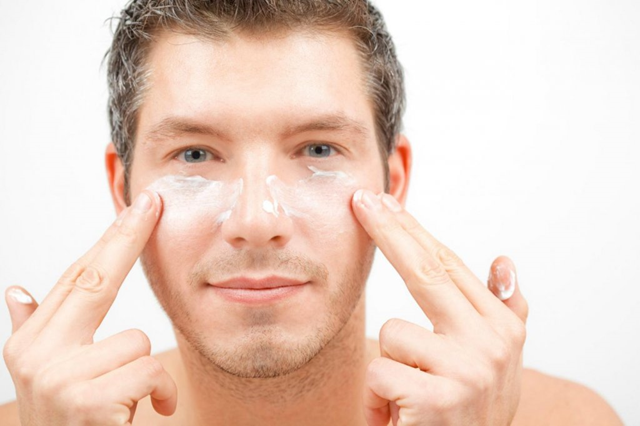 Mách bạn 6 bí quyết cải thiện làn da khô hiệu quả cho nam giới