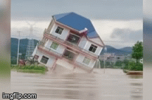 Video: Lạnh người xem dòng nước lũ 