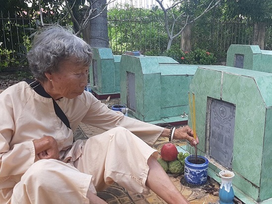 Nữ thương binh 76 tuổi bán vé số dành tiền trùng tu nghĩa trang Liệt sĩ là ai?