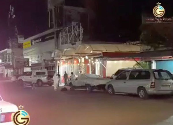 Đang ăn tối tại nhà hàng, nam phóng viên bị bắn gục tại chỗ