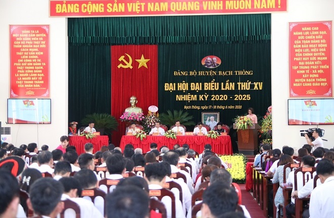 Bắc Kạn quyết tâm hoàn thành tốt công tác xây dựng Đảng