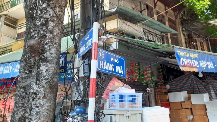 Phố Hàng Mã đìu hiu ngày rằm tháng 7,