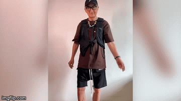 Cụ ông U90 ăn mặc chất chơi, hậu bối 