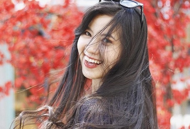 Nữ sinh Học viện Hàng không với nụ cười 