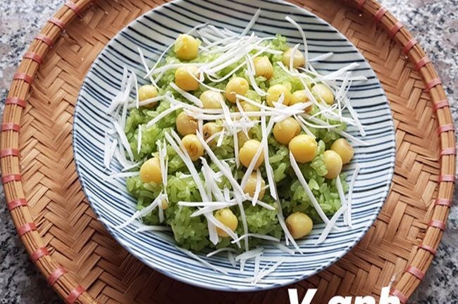 Dẻo thơm, hấp dẫn món xôi lá dứa hạt sen cốt dừa