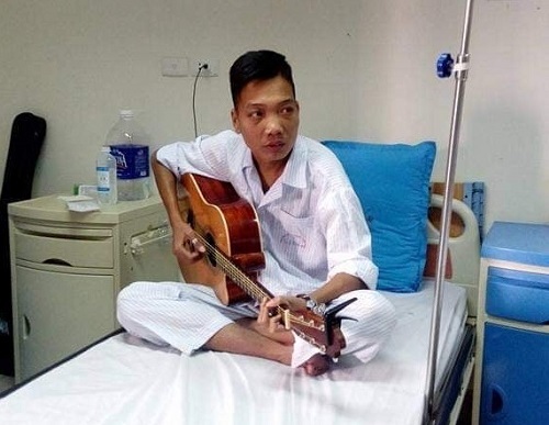Bệnh nhân sống nhờ máu của người khác truyền cảm hứng bằng những bản tình ca