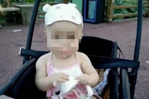 Bé gái một tuổi không may qua đời, cả khu chung cư phải chịu bồi thường