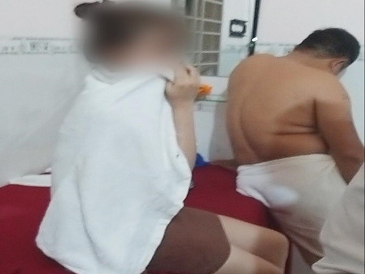 Phát hiện ba đôi nam nữ mua bán dâm tại tiệm massage Hoàng Đế