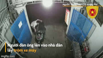 Video: Cửa nhà dân mở toang, người đàn ông trộm xe máy chỉ trong 5 giây