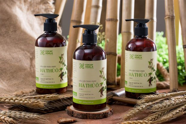 Tác hại nghiêm trọng của dầu gội công nghiệp hóa chất mà có thể bạn chưa biết đến. Nên dùng dầu gội gì để đảm bảo hiệu quả, an toàn?