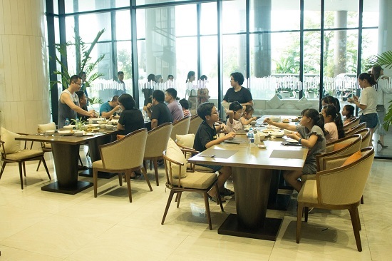 Sầm Sơn, điểm hẹn cuối tuần yêu thích của miền Bắc nhộn nhịp đón khách