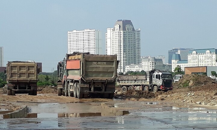 Hà Nội: “Hung thần” đường phố hoành hành, người tham gia giao thông khiếp đảm