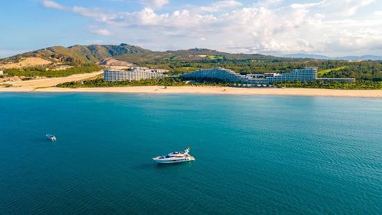 FLC Albatross – Du thuyền triệu đô lướt sóng tại FLC Quy Nhơn