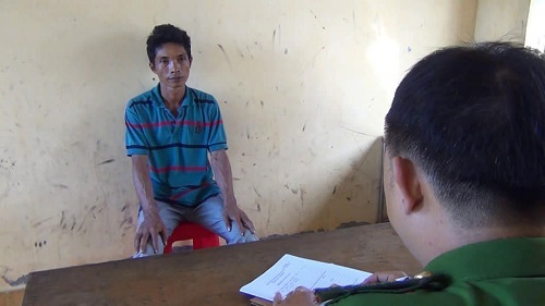 Đeo nhiều vòng vàng ngủ ngoài hiên, người phụ nữ bị kẻ trộm hành hung cướp của