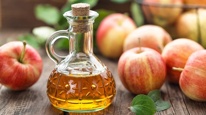 Biết được những công dụng của giấm táo, bạn chắc chắn sẽ sở hữu ngay 1 chai!