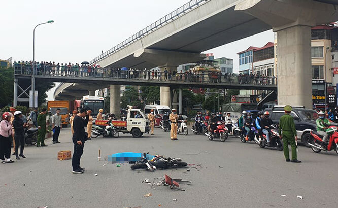 Hiện trường vụ xe tải tông tử vong người phụ nữ đi xe đạp điện rồi bỏ chạy