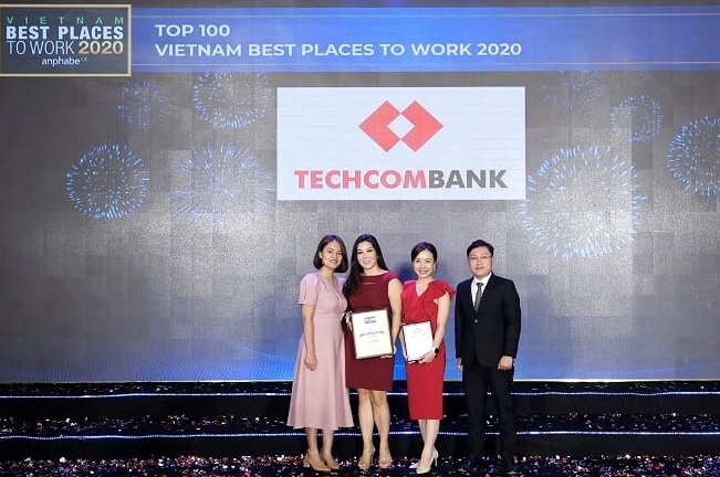 Techcombank 5 năm liền Top 2 “Nơi làm việc tốt nhất VIệt Nam” ngành tài chính ngân hàng