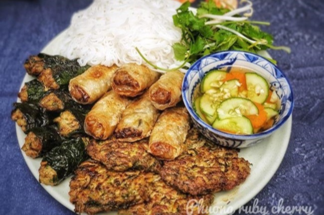 Mua được mẻ rươi tươi ngon, mẹ đảm làm 3 món ai cũng phải xuýt xoa