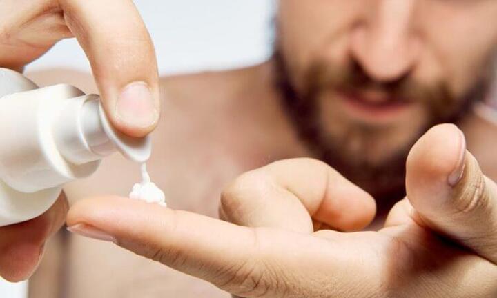 Nam giới cần lưu ý gì khi sử dụng sữa rửa mặt