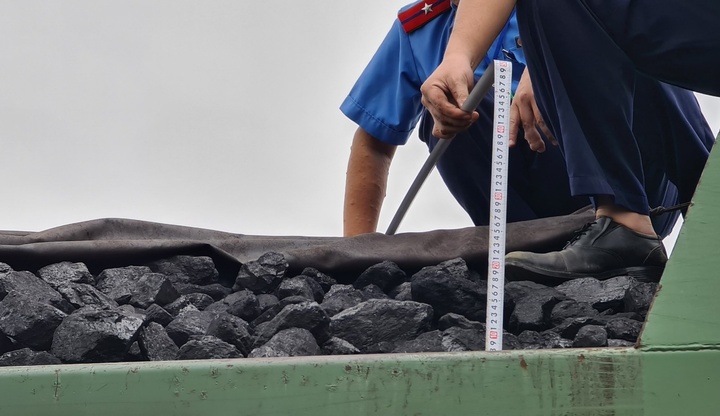 Vi phạm giao thông còn livestream lên Facebook