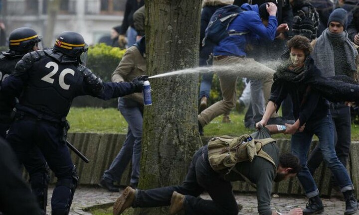 Video: Cảnh sát Pháp dùng hơi cay trấn áp nhóm người biểu tình hỗn loạn