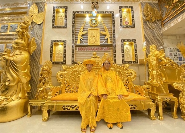 Choáng ngợp trước ngôi nhà dát vàng ở Cần Thơ: Có ngai vàng hóa thân thành vua chúa