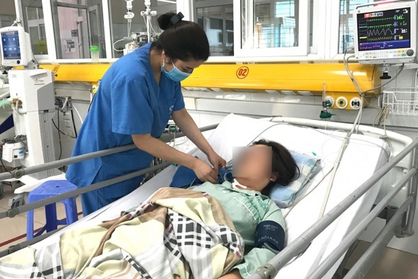 Cứu người phụ nữ nguy kịch vì uống 60 viên thuốc hạ huyết áp một lần