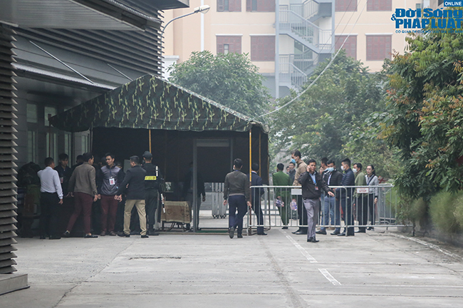 Ảnh: An ninh thắt chặt ở phiên xử kín ông Nguyễn Đức Chung