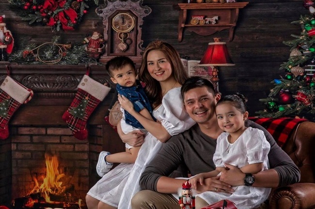 Mỹ nhân đẹp nhất Philippines khoe ảnh Giáng sinh, dân mạng xuýt xoa nhan sắc của đại gia đình